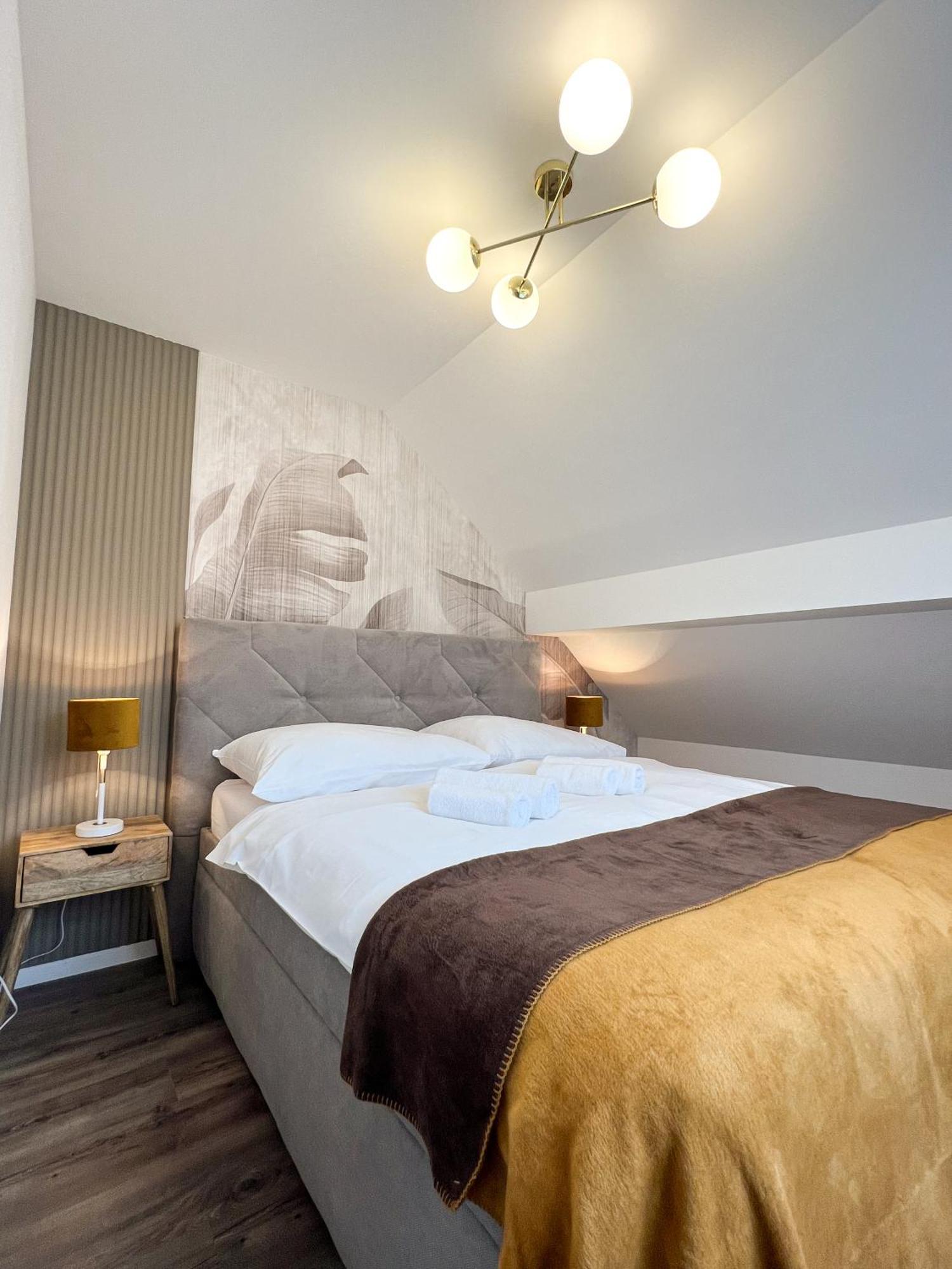 Hotel Lony Mochov Luaran gambar