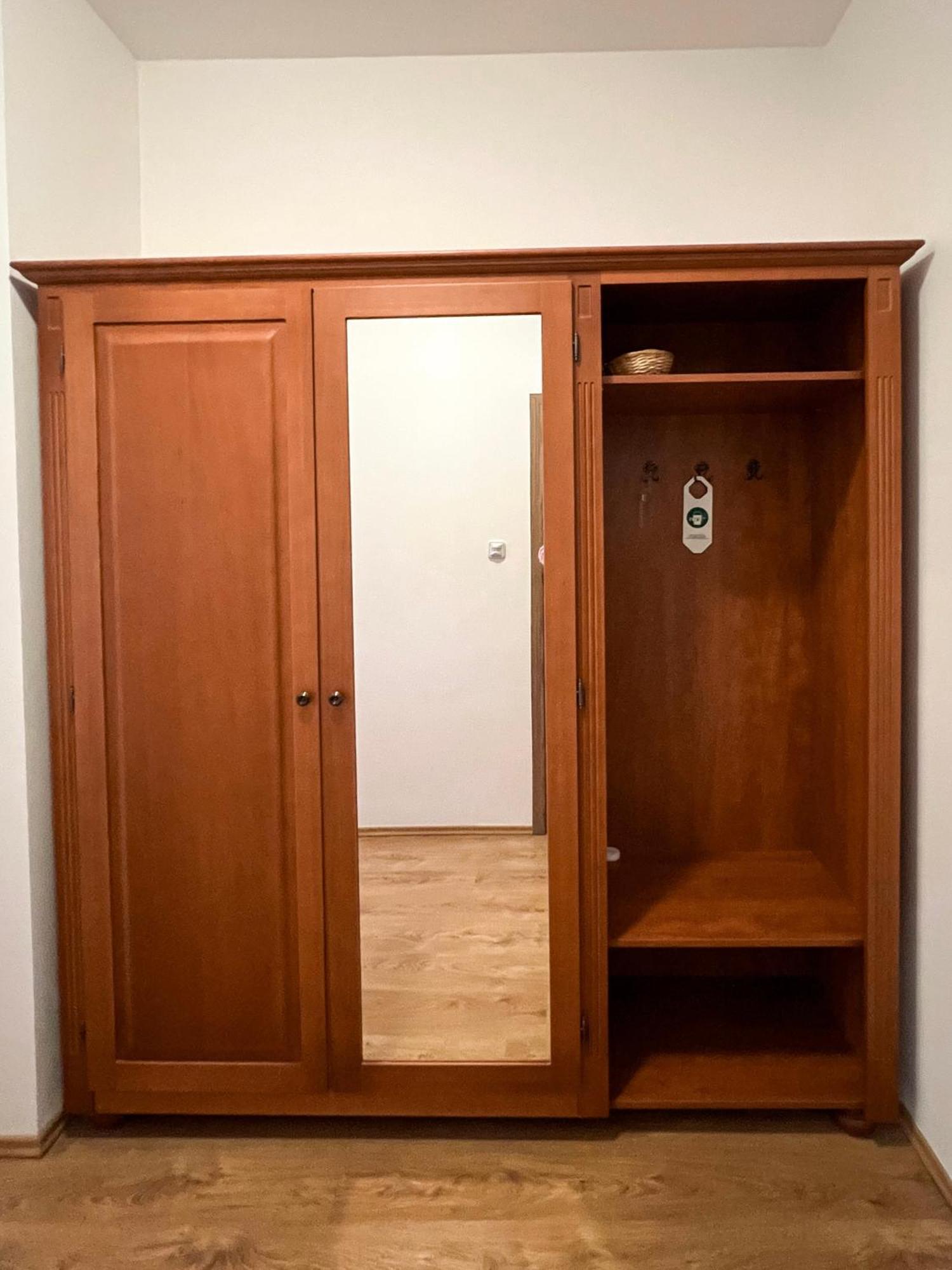 Hotel Lony Mochov Luaran gambar